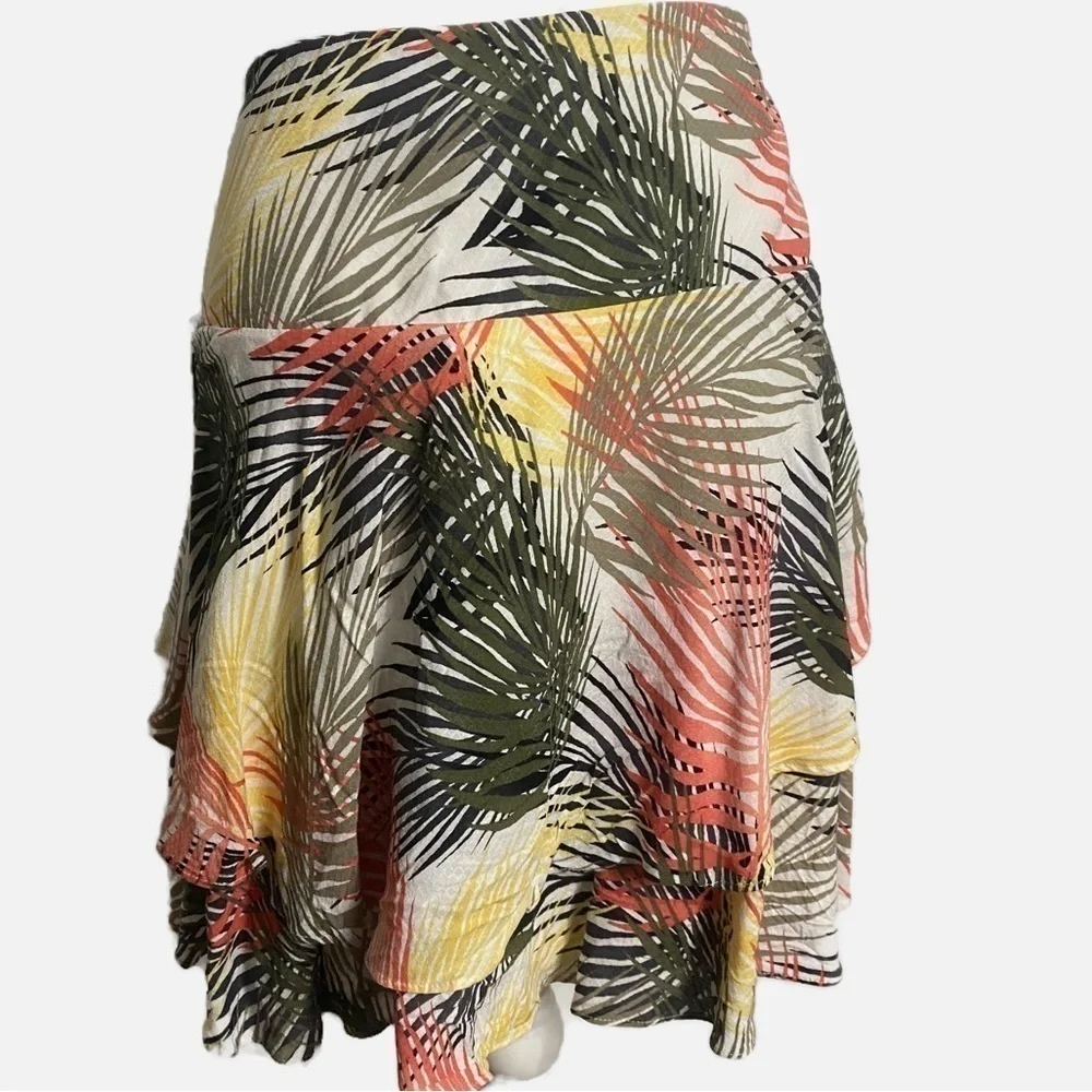 White House Black Market Tiered Soft Flirty Palm skirt
